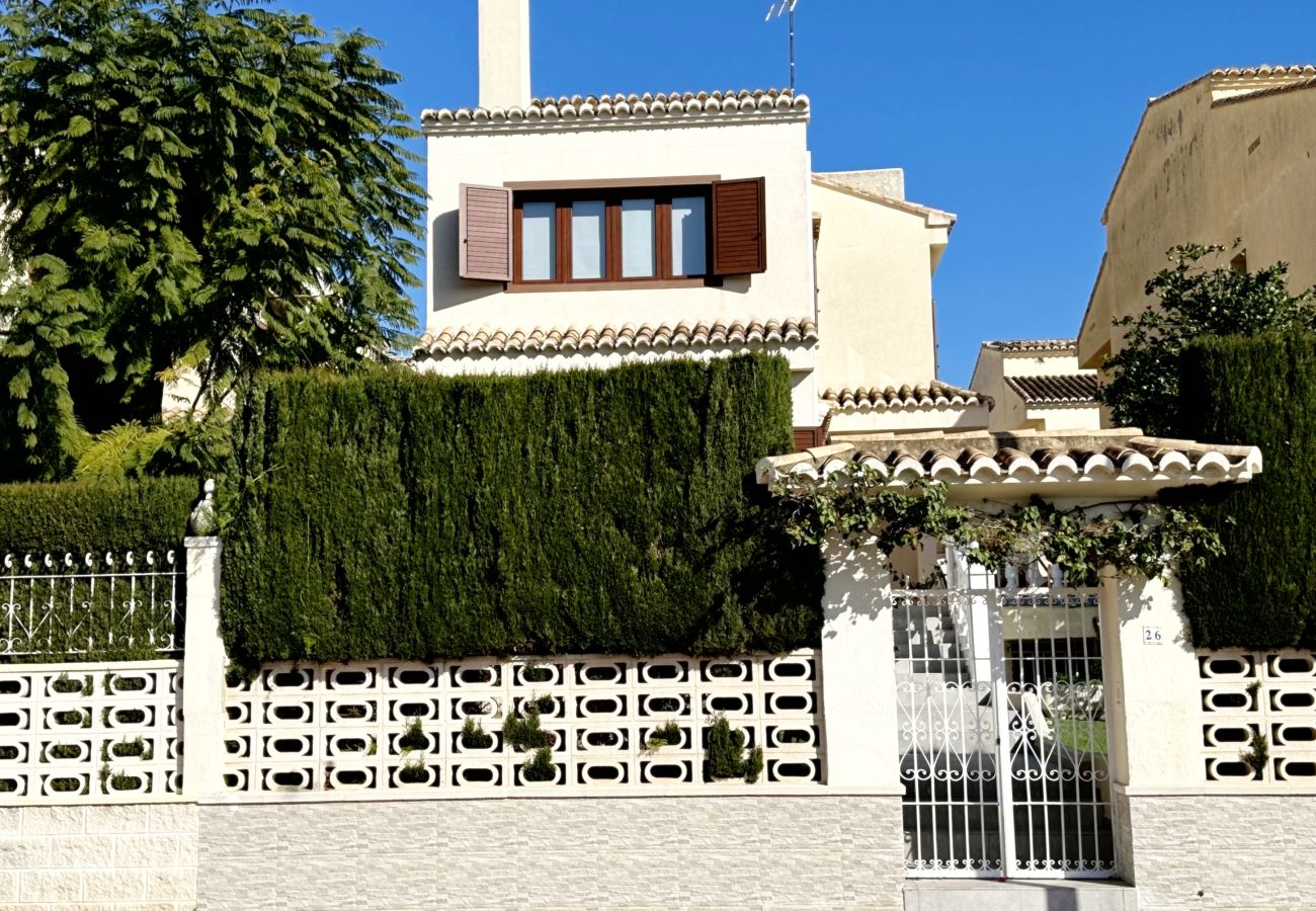 Casa adosada en Gandia - CHALET BALADRE 26    /   PLAYA DE GANDIA