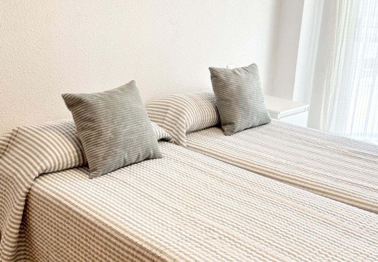 Apartamento en Miramar Playa - LOS SAUCES BL 2 - 2ª - 2º - 5  /  PLAYA DE MIRAMAR