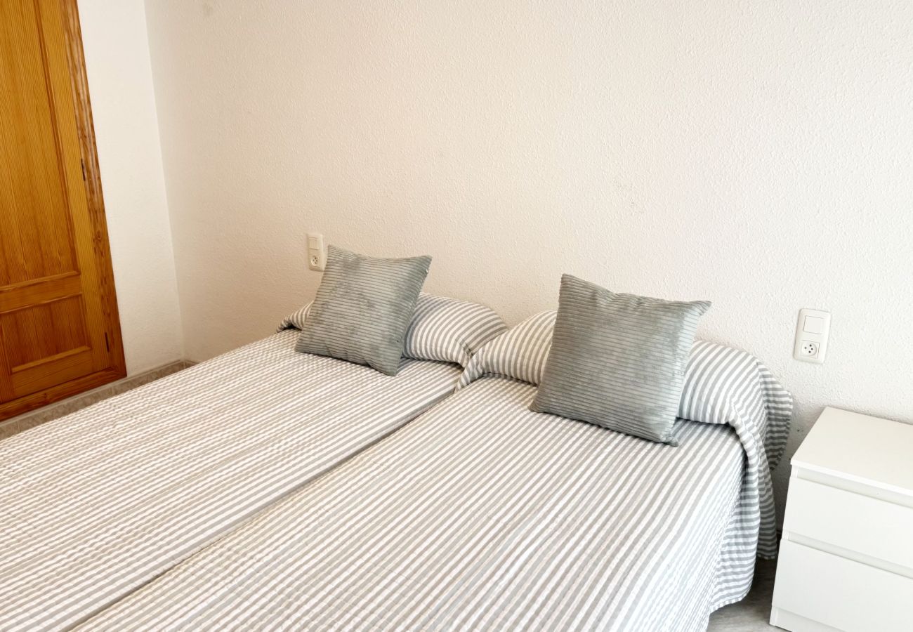Apartamento en Miramar Playa - LOS SAUCES BL 2 - 2ª - 2º - 5  /  PLAYA DE MIRAMAR