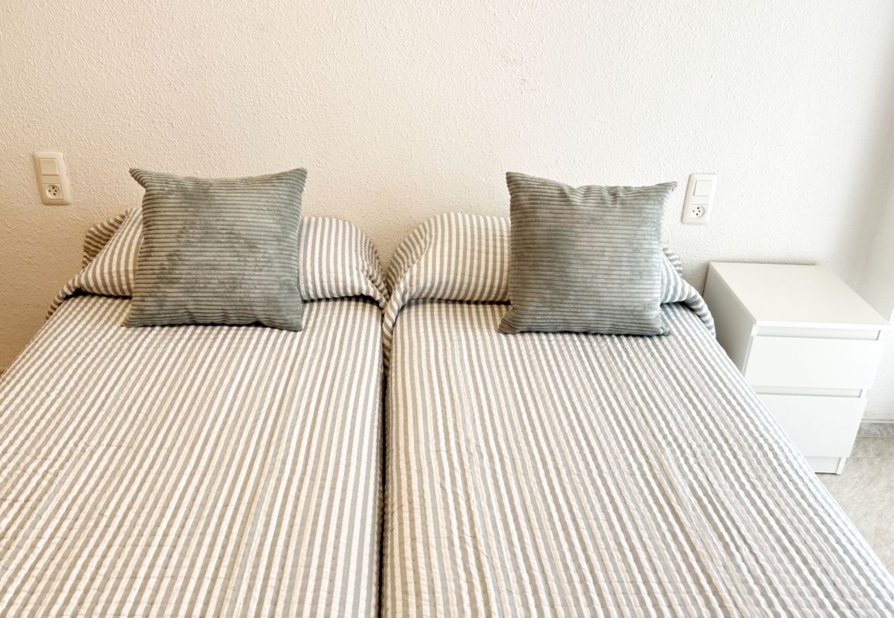 Apartamento en Miramar Playa - LOS SAUCES BL 2 - 2ª - 2º - 5  /  PLAYA DE MIRAMAR