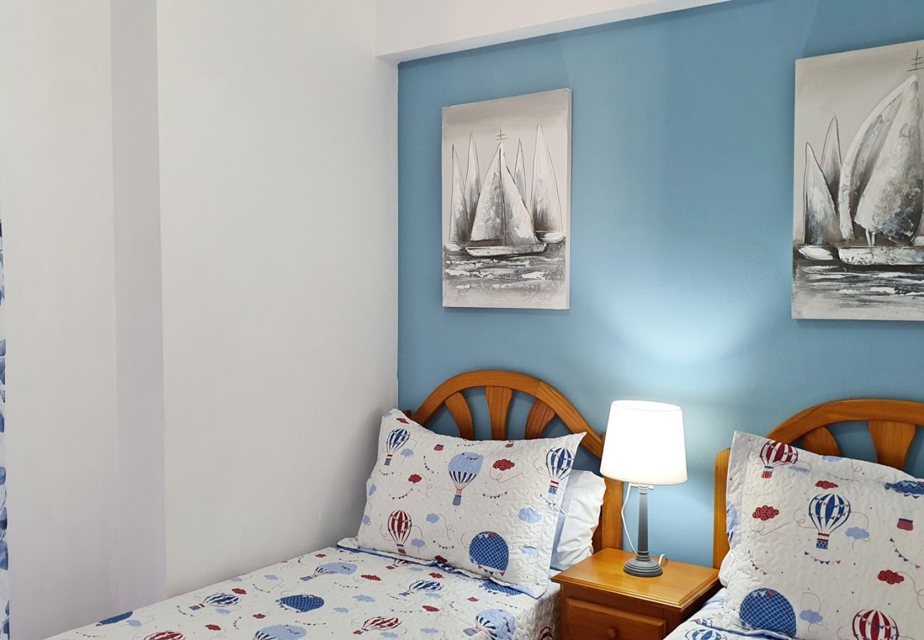 Apartamento en Gandia - APARTAMENTO DE 3 DORMITORIOS FRENTE A LA PLAYA DE GANDIA