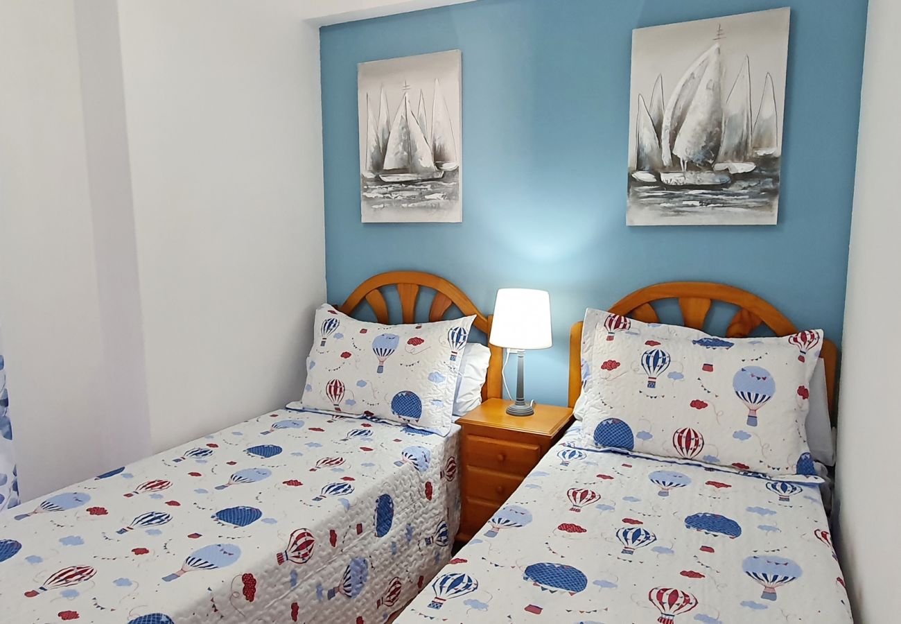 Apartamento en Gandia - APARTAMENTO DE 3 DORMITORIOS FRENTE A LA PLAYA DE GANDIA