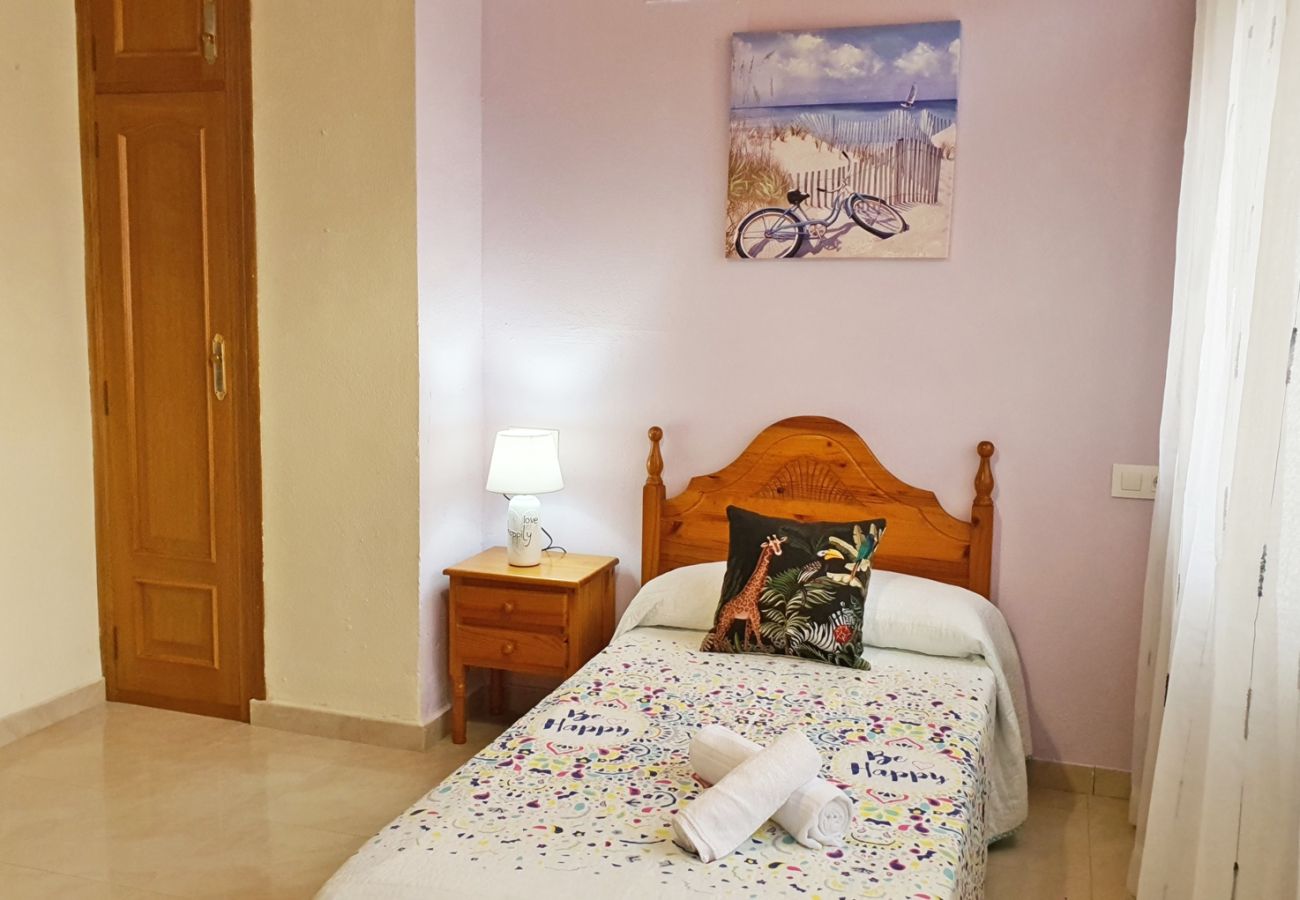 Apartamento en Gandia - APARTAMENTO DE 3 DORMITORIOS EN PRIEMRA LINEA DE PLAYA DE GANDIA